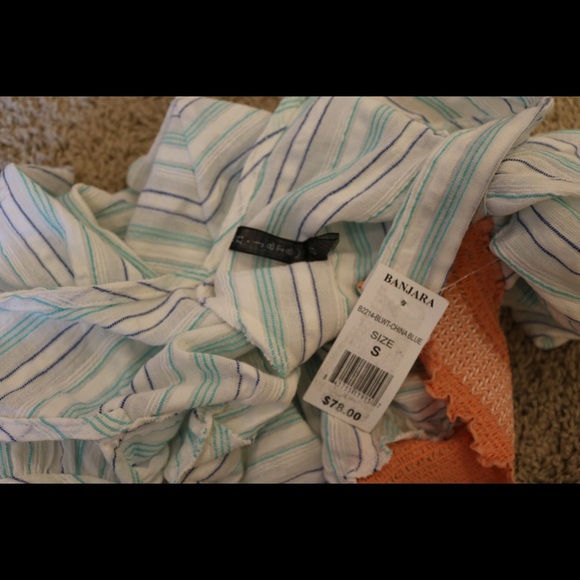 New with tags Banjara smocked cold shoulder top - Picture 3 of 8